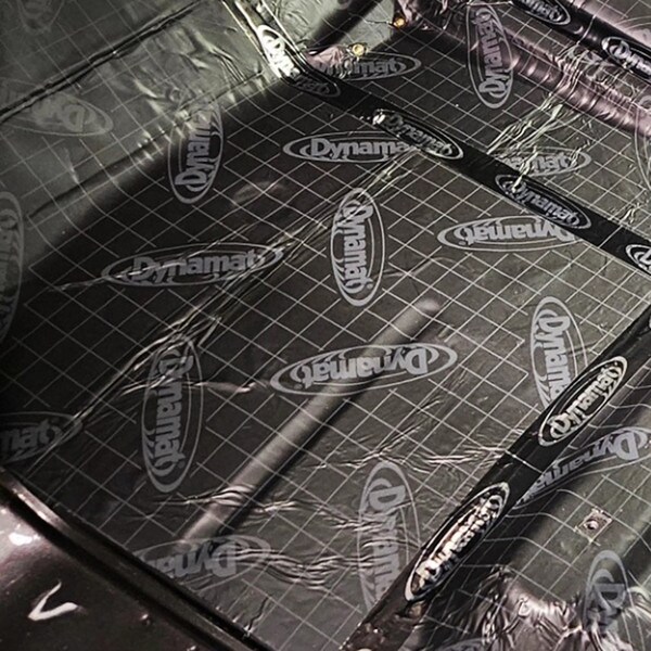 Main product image for Dynamat Xtreme 10425 Hex Pak 18"x32" Sound Deadener Sheet 260-583